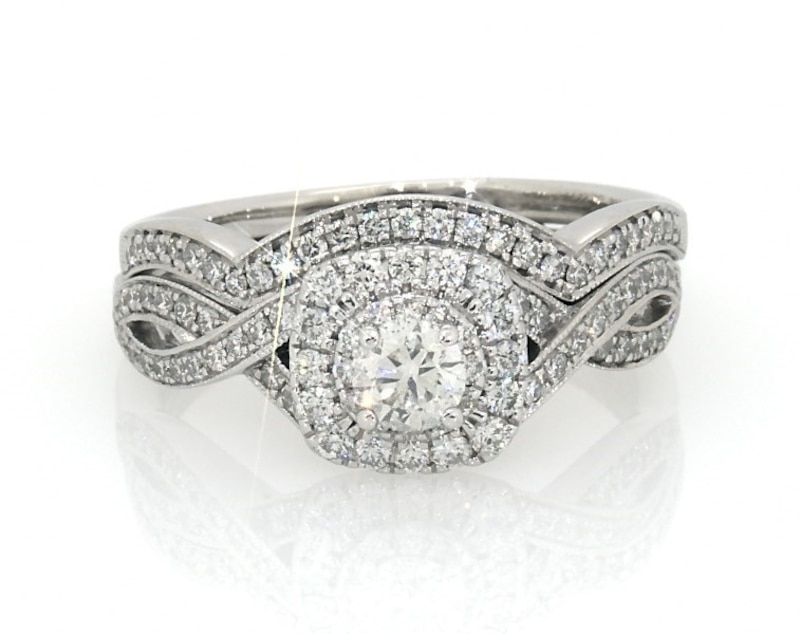 Main Image 1 of Previously Owned Neil Lane Round-Cut Diamond Halo Bridal Set 7/8 ct tw 14K White Gold Size 8.5