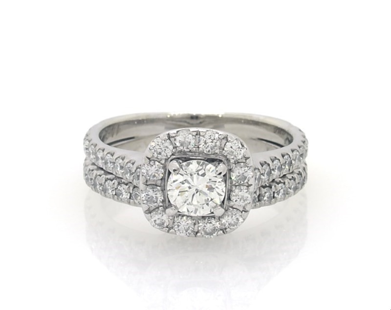Main Image 1 of Previously Owned Neil Lane Round-Cut Diamond Halo Bridal Set 1-3/8 ct tw 14K White Gold Size 6