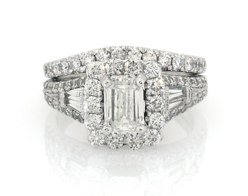 Main Image 1 of Previously Owned Neil Lane Emerald-Cut Diamond Halo Bridal Set 2-1/5 ct tw 14K White Gold Size 5.5