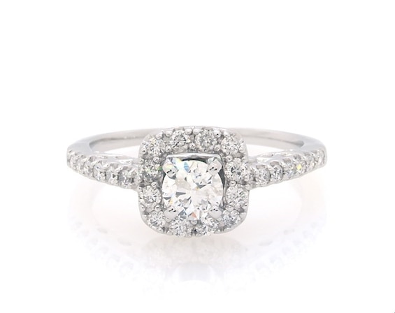 Previously Owned Diamond Engagement Ring 3/4 ct tw Round-cut 14K White Gold