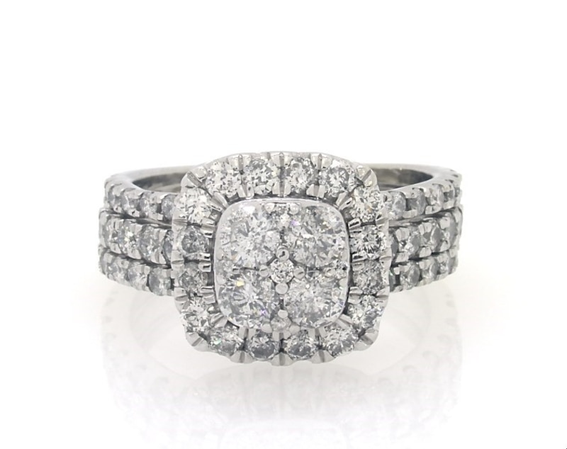 Main Image 1 of Previously Owned Multi-Diamond Center Cushion Halo Bridal Set 2 ct tw 14K White Gold Size 7.25