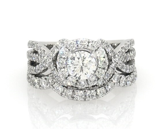Previously Owned Neil Lane Round-Cut Diamond Halo Bridal Set 1-3/4 ct tw 14K White Gold Size 4