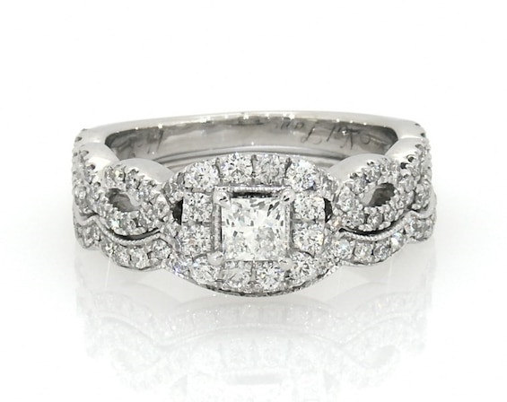 Previously Owned Neil Lane Princess-Cut Diamond Halo Bridal Set 7/8 ct tw 14K White Gold Size 5.5