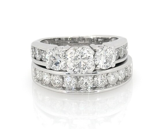 Previously Owned Round-Cut Diamond Three-Stone Bridal Set 3 ct tw 14K White Gold Size 5.5