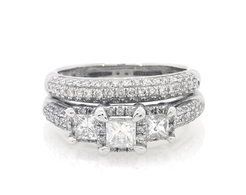 Main Image 1 of Previously Owned Princess-Cut Diamond Three-Stone Bridal Set 1-1/3 ct tw 14K White Gold Size 8