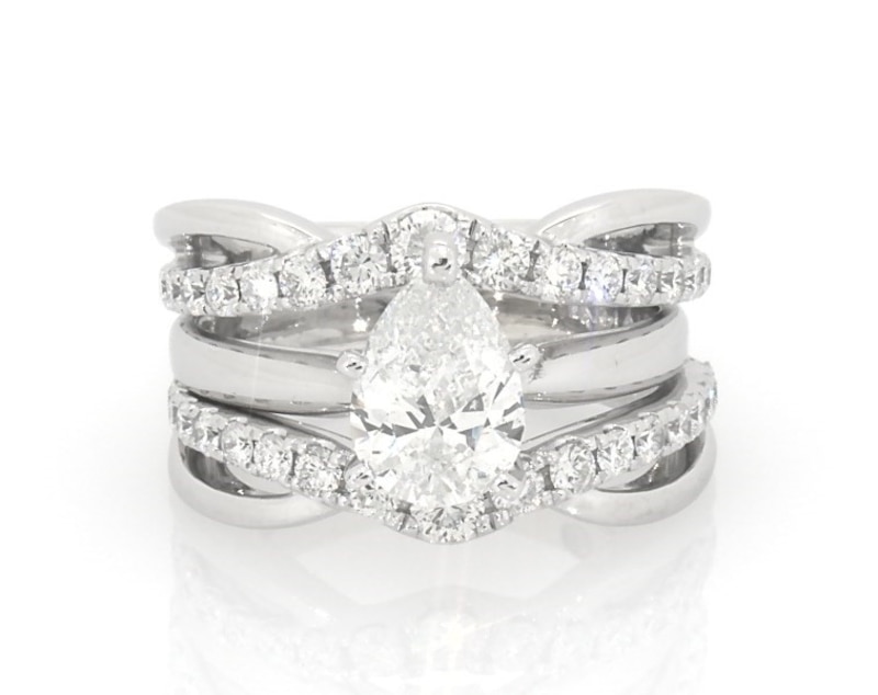 Main Image 1 of Previously Owned Pear-Shaped Diamond Bridal Set 1-5/8 ct tw 14K White Gold Size 3.75