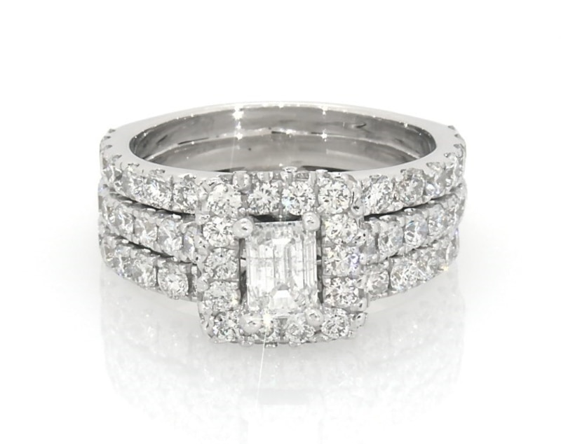 Main Image 1 of Previously Owned Neil Lane Emerald-Cut Diamond Halo Bridal Set 2-1/3 ct tw 14K White Gold Size 6