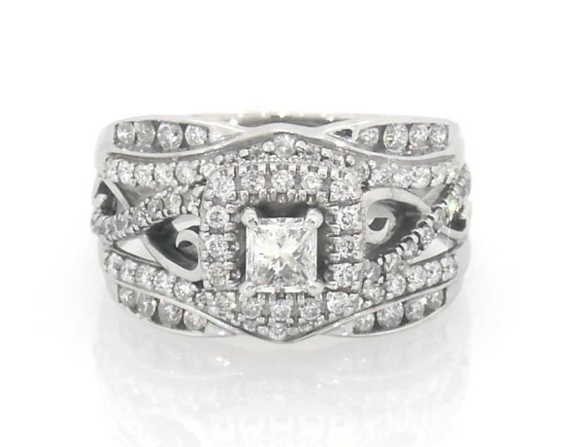 Main Image 1 of Previously Owned Princess-Cut Diamond Halo Bridal Set 3/4 ct tw 10K & 14K White Gold Size 5.25