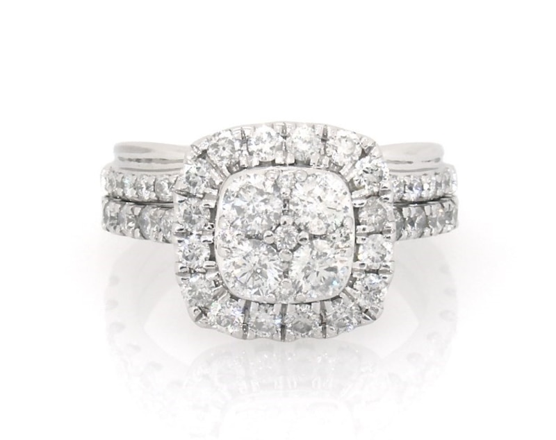 Main Image 1 of Previously Owned Diamond Bridal Set 1-5/8ct tw Round 14K White Gold Size 6