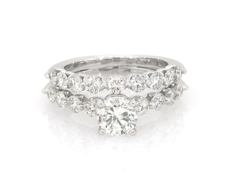 Main Image 1 of Previously Owned Round-Cut Diamond Bridal Set 2-1/2 ct tw 14K White Gold Size 6.5