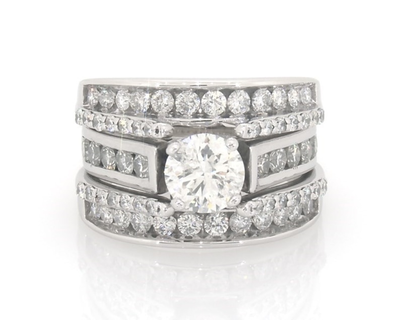 Main Image 1 of Previously Owned Round-Cut Diamond Bridal Set 2-3/8 ct tw 14K White Gold Size 5