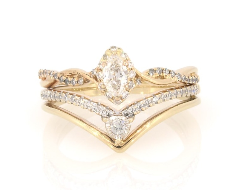 Main Image 1 of Previously Owned Marquise-Cut Diamond Halo Bridal Set 3/8 ct tw 10K Yellow Gold Size 6