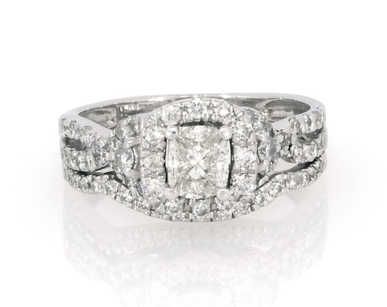 Previously Owned Pie-Cut Multi-Diamond Halo Bridal Set 7/8 ct tw 14K White Gold Size 5.75