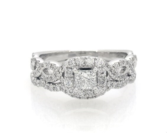 Previously Owned Neil Lane Princess-Cut Diamond Halo Bridal Set 7/8 ct tw 14K White Gold Size 6