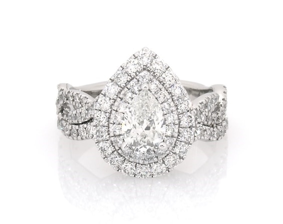 Previously Owned Neil Lane Pear-Shaped Diamond Double Halo Bridal Set 1-7/8 ct tw 14K White Gold Size 5.25