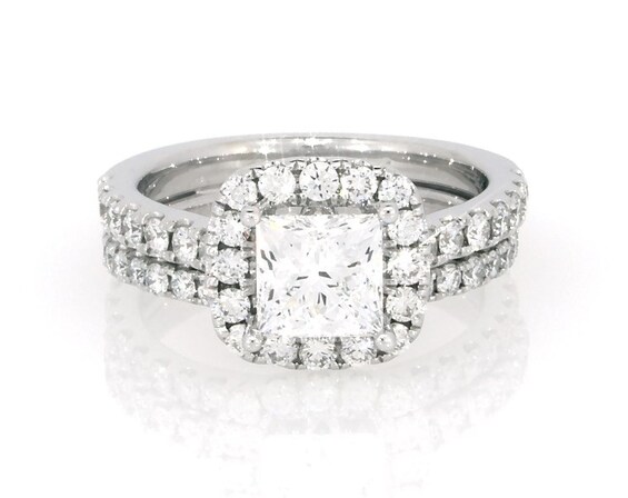 Previously Owned Princess-Cut Lab-Grown Diamond Halo Bridal Set 1-5/8 ct tw 14K White Gold Size 4.5