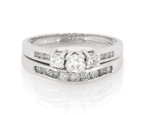 Previously Owned Round-Cut Diamond Three-Stone Bridal Set /8 ct tw 14K White Gold Size