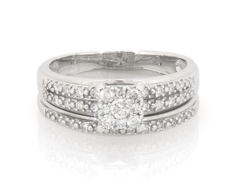 Main Image 1 of Previously Owned Multi-Diamond Bridal Set 1/4 ct tw 10K White Gold Size 6