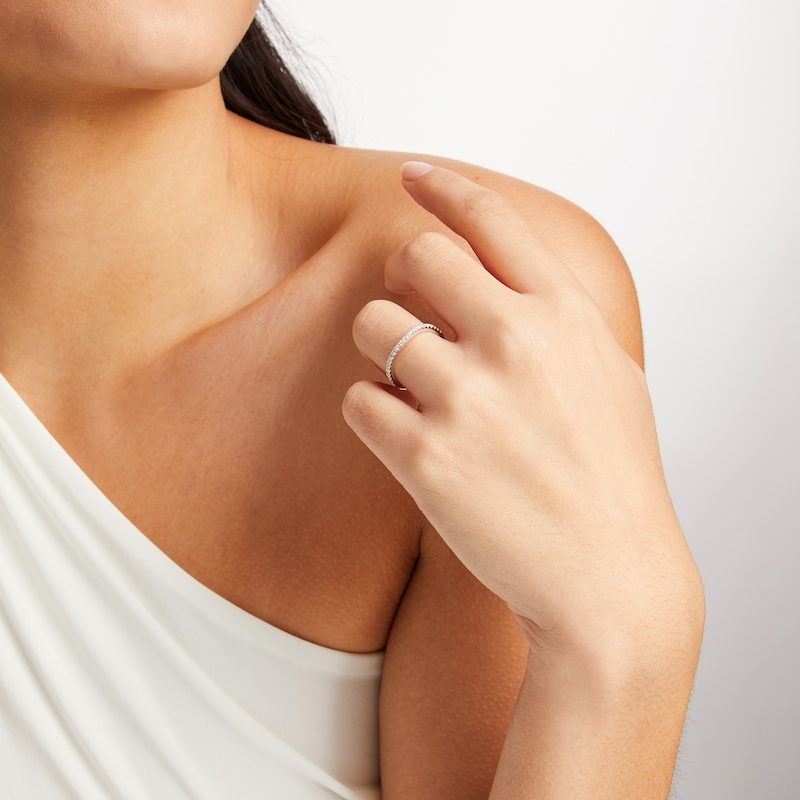 Main Image 4 of Previously Owned THE LEO First Light Diamond Chevron Wedding Band 1/4 ct tw 14K White Gold