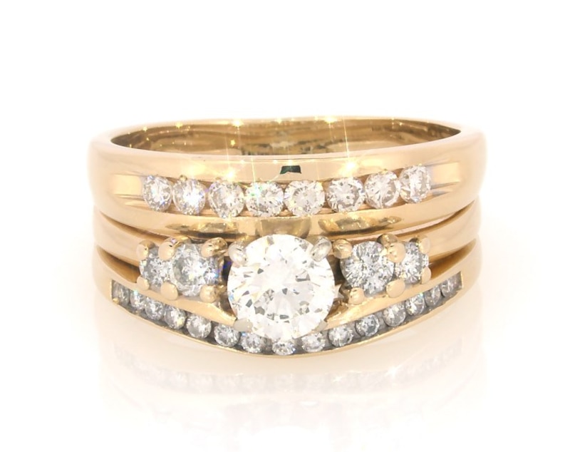 Main Image 1 of Previously Owned Round-Cut Diamond Bridal Set 1-1/5 ct tw 14K Yellow Gold Size 7.5