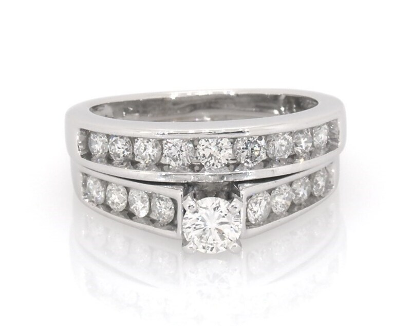 Main Image 1 of Previously Owned Round-Cut Diamond Bridal Set 1 ct tw 14K White Gold Size 5.25