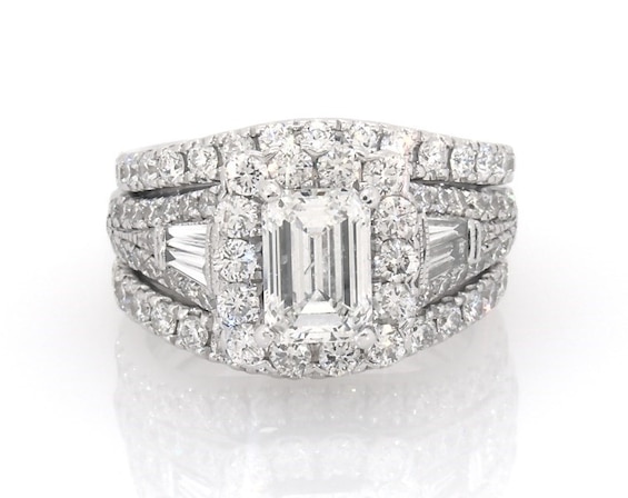 Previously Owned Neil Lane Emerald-Cut Diamond Halo Bridal Set 2-1/2 ct tw 14K White Gold Size