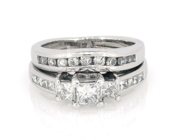 Previously Owned Princess-Cut Diamond Three-Stone Bridal Set 1-1/5 ct tw 14K White Gold Size 4.75