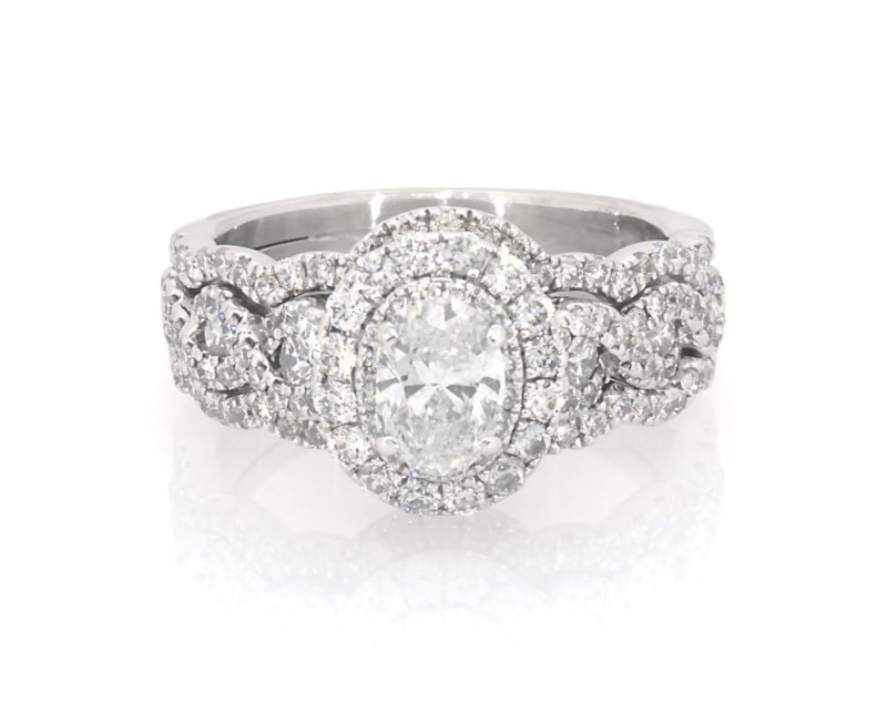 Main Image 1 of Previously Owned Neil Lane Oval-Cut Diamond Halo Bridal Set 1-1/2 ct tw 14K White Gold Size 5.75