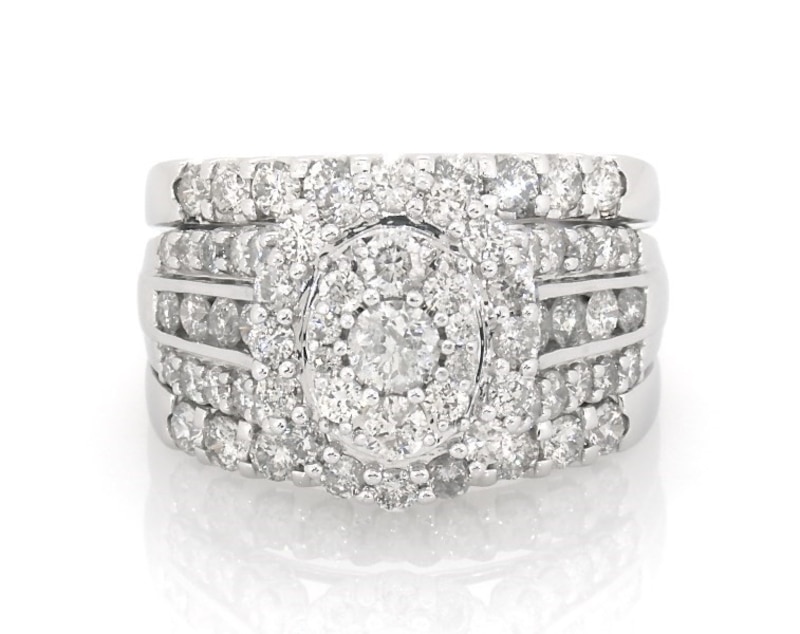 Main Image 1 of Previously Owned Multi-Diamond Bridal Set 2-7/8 ct tw 10K White Gold Size 8.5