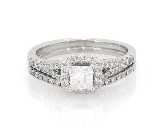 Previously Owned THE LEO First Light Diamond Princess-Cut Bridal Set 7/8 ct tw 14K White Gold Size 8