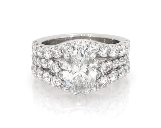 Previously Owned Oval-Cut Lab-Grown Diamond Bridal Set 3-3/8 ct tw 14K White Gold 4.75