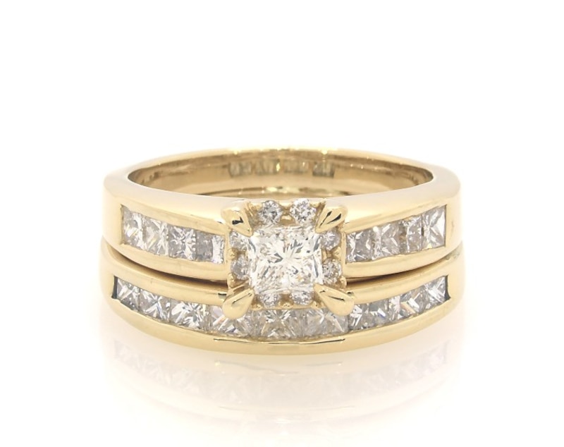 Main Image 1 of Previously Owned Princess-Cut Diamond Bridal Set 2-1/4 ct tw 14K Yellow Gold Size 8.5