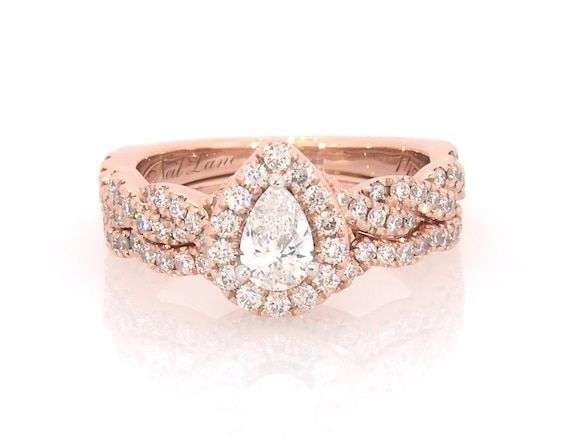 Previously Owned Neil Lane Diamond Bridal Set 7/8 Carat tw Pear & Round-cut 14K Rose Gold Size 5