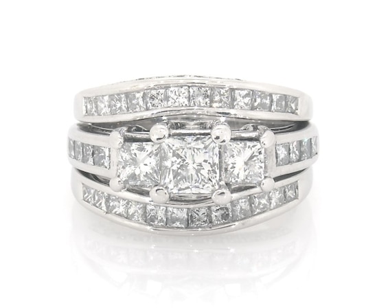 Previously Owned Princess-Cut Diamond Three-Stone Bridal Set 2-1/8 ct tw 14K White Gold Size 5