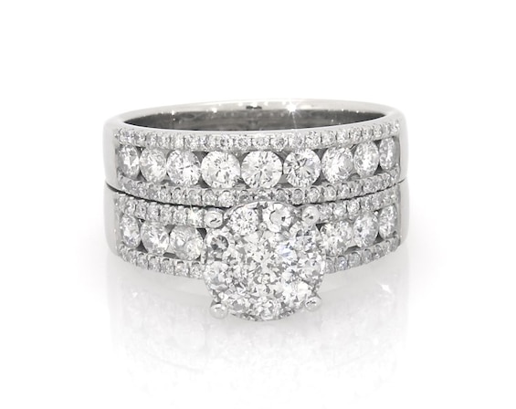 Previously Owned Round-Cut Diamond Halo Bridal Set 1-7/8 ct tw 14K White Gold Size 7