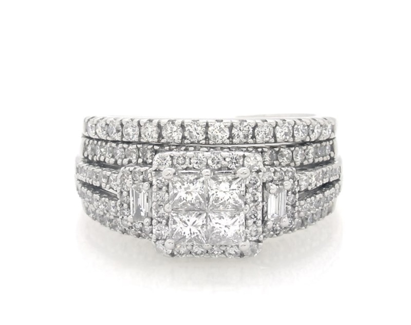 Main Image 1 of Previously Owned Princess-Cut Diamond Three-Stone Bridal Set 1-5/8 ct tw 14K White Gold Size 7