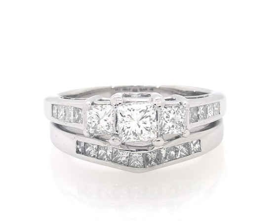 Previously Owned Princess-Cut Diamond Three-Stone Bridal Set 1-7/8 ct tw 14K White Gold Size 8.5