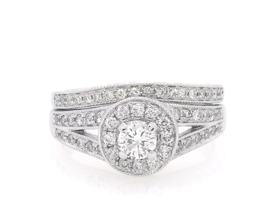Previously Owned Round-Cut Diamond Halo Bridal Set 3/4 ct tw 14K White Gold Size 6