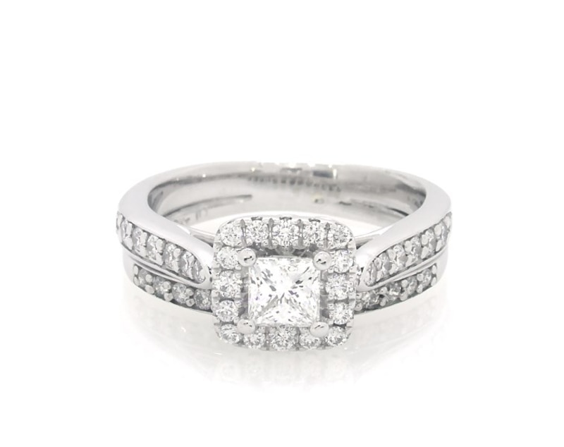 Main Image 1 of Previously Owned Princess-Cut Diamond Halo Bridal Set 7/8 ct tw 10K White Gold Size 5.5
