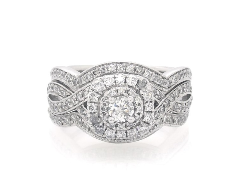 Main Image 1 of Previously Owned Neil Lane Round-Cut Diamond Double Halo Bridal Set 7/8 ct tw 14K White Gold Size 5.75