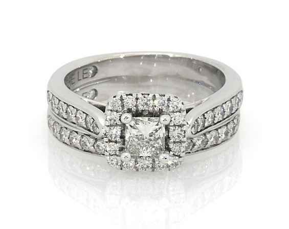 Previously Owned THE LEO Diamond Princess-Cut Halo Bridal Set 7/8 ct tw 14K White Gold Size 8.25