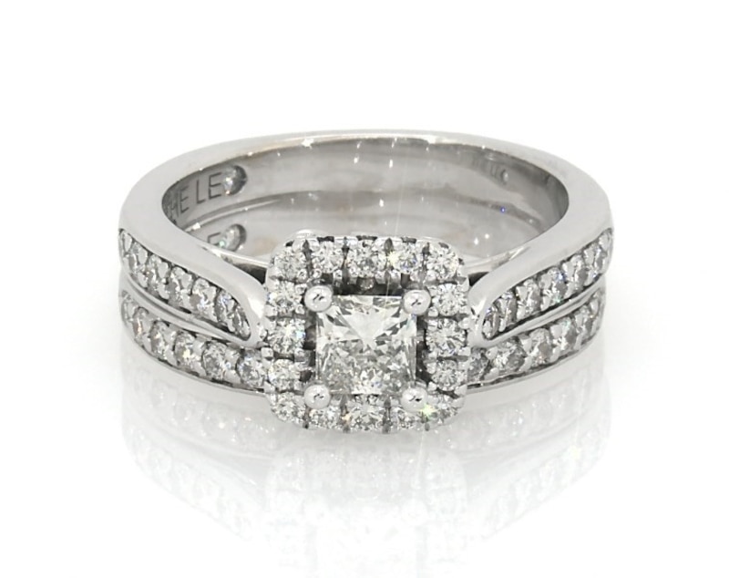 Main Image 1 of Previously Owned THE LEO Diamond Princess-Cut Halo Bridal Set 7/8 ct tw 14K White Gold Size 8.25