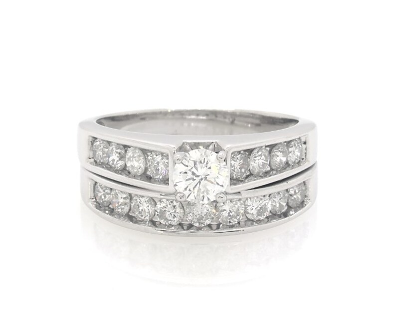 Main Image 1 of Previously Owned Round-Cut Diamond Bridal Set 1-3/8 ct tw 14K White Gold Size 7.25