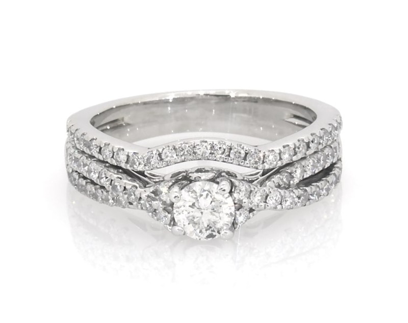 Main Image 1 of Previously Owned Round-Cut Diamond Bridal Set 3/4 ct tw 14K White Gold Size 5.25