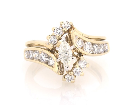 Previously Owned Marquise-Cut Diamond Bypass Bridal Set 7/8 ct tw 14K Yellow Gold Size 6