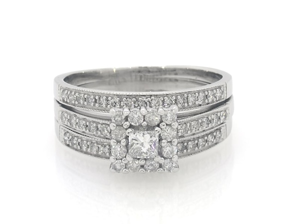 Previously Owned Princess-Cut Diamond Halo Bridal Set 7/8 ct tw 14K White Gold 9.25