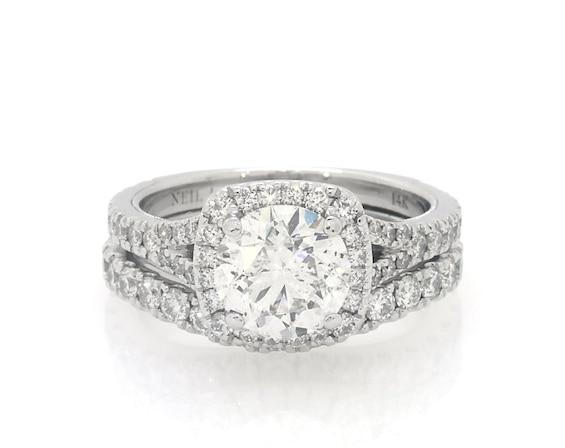 Previously Owned Neil Lane Round-Cut Diamond Halo Bridal Set 2-1/2 ct tw 14K White Gold Size 5.25