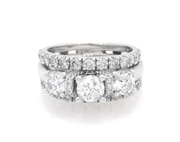 Previously Owned Round-Cut Three-Stone Diamond Bridal Set 2-1/3 ct tw 14K White Gold Size 5.75
