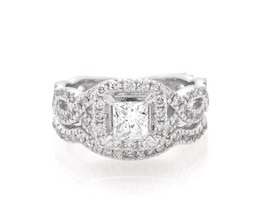 Previously Owned Neil Lane Princess-Cut Diamond Halo Bridal Set 1-1/8 ct tw 14K White Gold Size 3.5