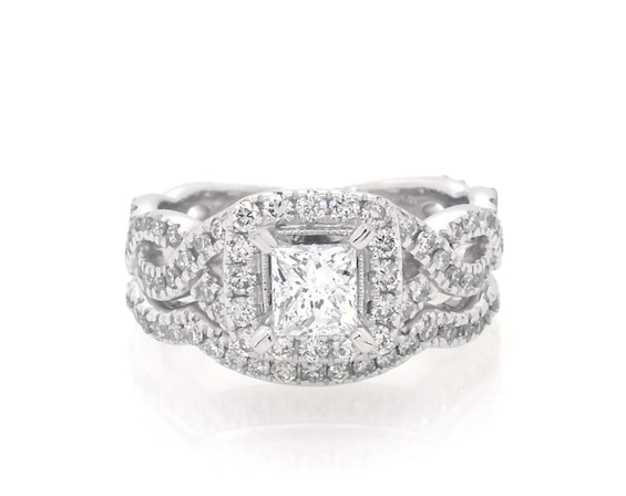 Previously Owned Neil Lane Princess-Cut Diamond Halo Bridal Set 1-1/8 ct tw 14K White Gold Size 3.5